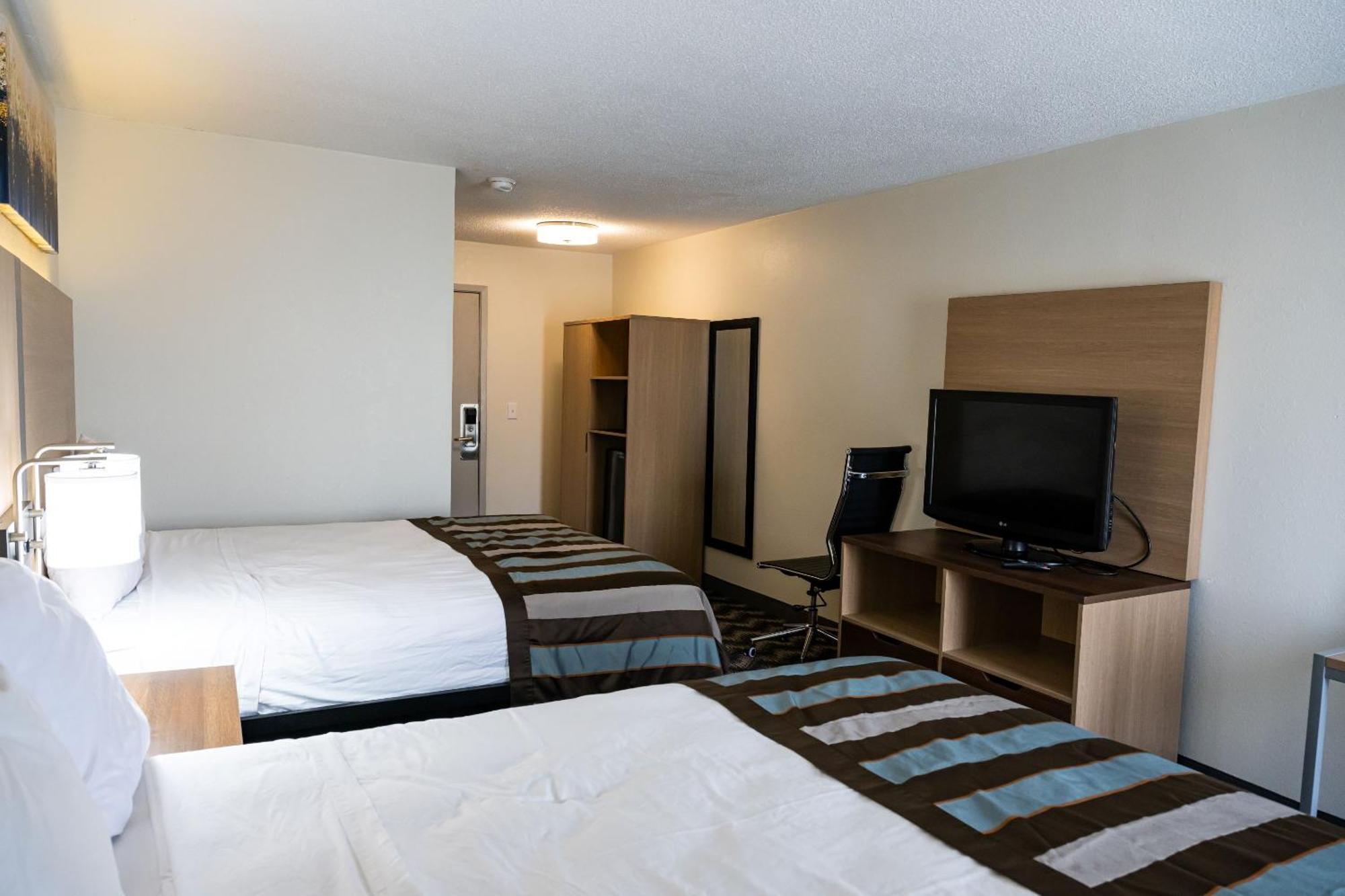 Baymont By Wyndham Greensboro/Coliseum Exterior foto